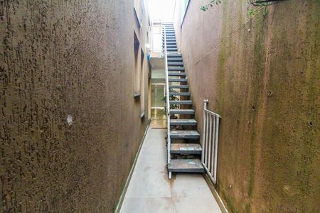Quintal de casa à venda com 4 quartos, 250m² em Cidade Nova São Miguel, São Paulo