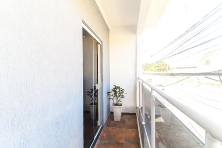 Casa à venda com 250m², 4 quartos e 2 vagas Casa à venda com 250m², 4 quartos e 2 vagasSacada do Quarto 4
