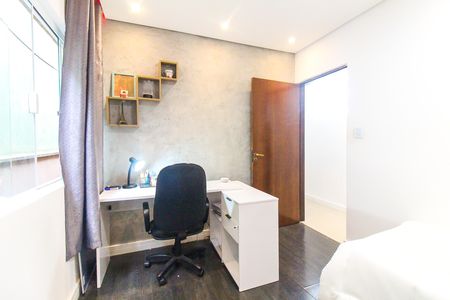 Casa à venda com 250m², 4 quartos e 2 vagas Casa à venda com 250m², 4 quartos e 2 vagasQuarto 2