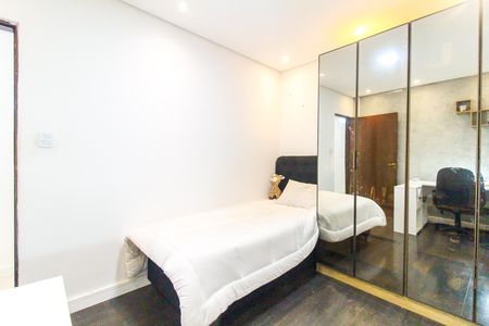Casa à venda com 250m², 4 quartos e 2 vagas Casa à venda com 250m², 4 quartos e 2 vagasQuarto 2