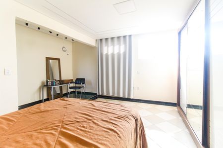 Casa à venda com 250m², 4 quartos e 2 vagas Casa à venda com 250m², 4 quartos e 2 vagasSuíte
