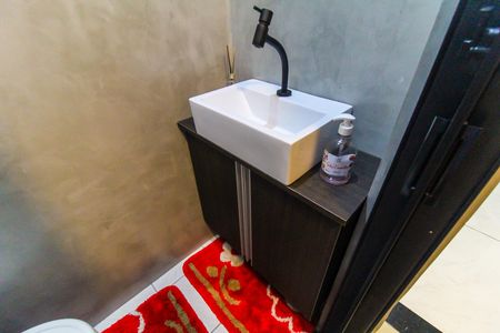 Casa à venda com 250m², 4 quartos e 2 vagas Casa à venda com 250m², 4 quartos e 2 vagasLavabo