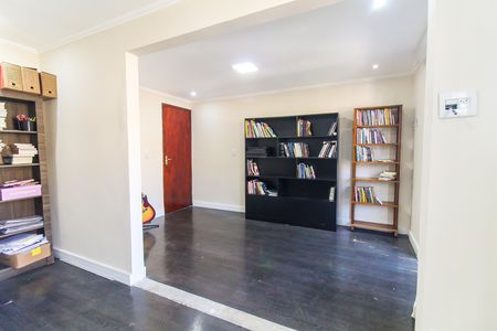 Casa à venda com 250m², 4 quartos e 2 vagas Casa à venda com 250m², 4 quartos e 2 vagasQuarto 4