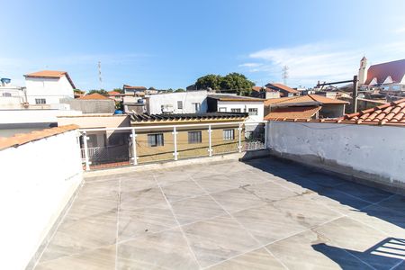 Casa à venda com 250m², 4 quartos e 2 vagas Casa à venda com 250m², 4 quartos e 2 vagasTerraço
