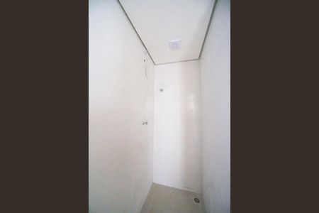 Banheiro  de apartamento à venda com 2 quartos, 38m² em Cidade Mãe do Céu, São Paulo
