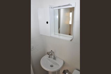 Apartamento para alugar com 32m², 2 quartos e sem vaga Apartamento para alugar com 32m², 2 quartos e sem vagaDetalhe - Banheiro Social