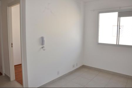 Apartamento para alugar com 32m², 2 quartos e sem vaga Apartamento para alugar com 32m², 2 quartos e sem vagaDetalhe - Sala