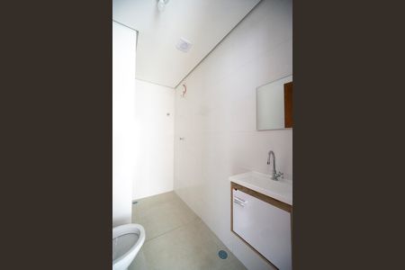 Banheiro  de apartamento à venda com 2 quartos, 38m² em Cidade Mãe do Céu, São Paulo