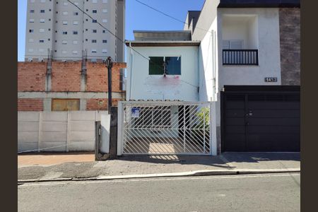 Casa para alugar com 138m², 2 quartos e 1 vaga Casa para alugar com 138m², 2 quartos e 1 vagaFachada