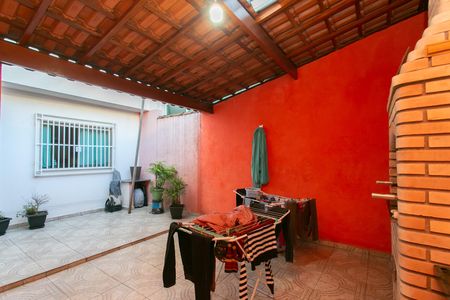 Quintal / Churrasqueira  de casa para alugar com 2 quartos, 100m² em Jardim Helena, São Paulo