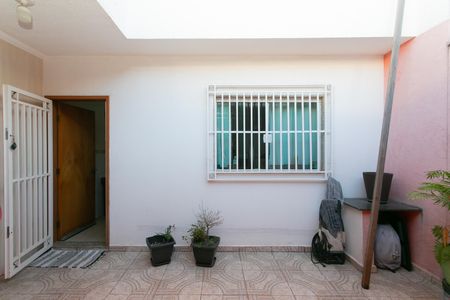 Quintal  de casa para alugar com 2 quartos, 100m² em Jardim Helena, São Paulo