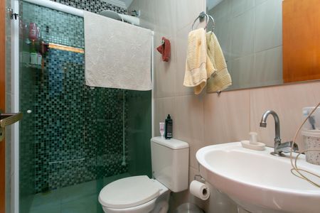 Banheiro da Suíte 2 de casa para alugar com 2 quartos, 100m² em Jardim Helena, São Paulo