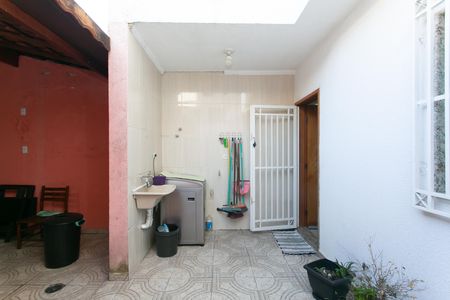 Área de Serviço  de casa para alugar com 2 quartos, 100m² em Jardim Helena, São Paulo