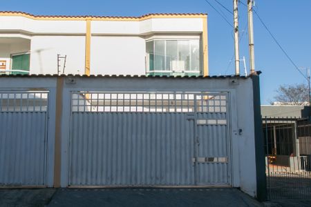 Fachada  de casa para alugar com 2 quartos, 100m² em Jardim Helena, São Paulo