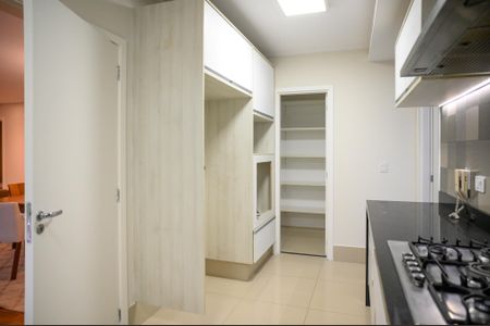Apartamento à venda com 133m², 3 quartos e 2 vagas Apartamento à venda com 133m², 3 quartos e 2 vagasCozinha