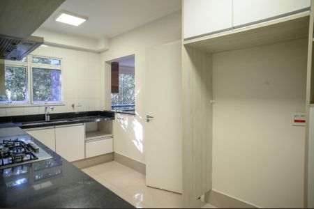 Apartamento à venda com 133m², 3 quartos e 2 vagas Apartamento à venda com 133m², 3 quartos e 2 vagasCozinha
