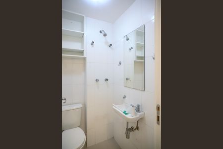 Apartamento à venda com 133m², 3 quartos e 2 vagas Apartamento à venda com 133m², 3 quartos e 2 vagasBanheiro de Serviço