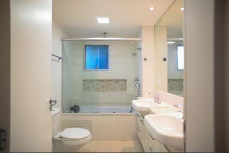 Banheiro da Suíte 3 de apartamento para alugar com 3 quartos, 133m² em Bosque da Saúde, São Paulo