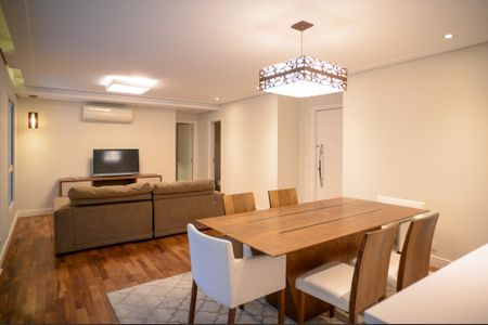Apartamento à venda com 133m², 3 quartos e 2 vagas Apartamento à venda com 133m², 3 quartos e 2 vagasSala
