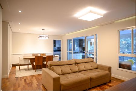 Apartamento à venda com 133m², 3 quartos e 2 vagas Apartamento à venda com 133m², 3 quartos e 2 vagasSala