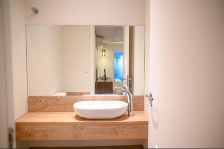 Apartamento à venda com 133m², 3 quartos e 2 vagas Apartamento à venda com 133m², 3 quartos e 2 vagasLavabo