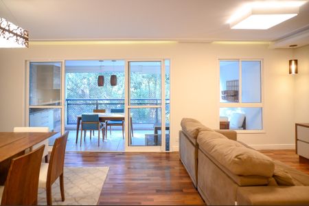 Apartamento à venda com 133m², 3 quartos e 2 vagas Apartamento à venda com 133m², 3 quartos e 2 vagasSala