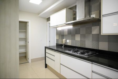 Apartamento à venda com 133m², 3 quartos e 2 vagas Apartamento à venda com 133m², 3 quartos e 2 vagasCozinha