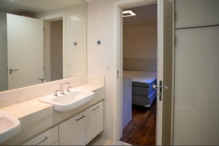 Apartamento à venda com 133m², 3 quartos e 2 vagas Apartamento à venda com 133m², 3 quartos e 2 vagasBanheiro da Suíte 3