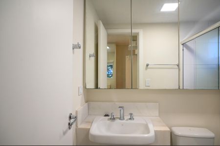 Apartamento à venda com 133m², 3 quartos e 2 vagas Apartamento à venda com 133m², 3 quartos e 2 vagasBanheiro da Suíte 2