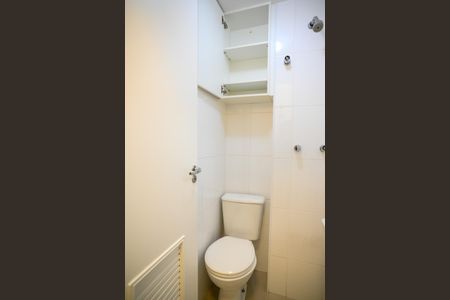 Apartamento à venda com 133m², 3 quartos e 2 vagas Apartamento à venda com 133m², 3 quartos e 2 vagasBanheiro de Serviço