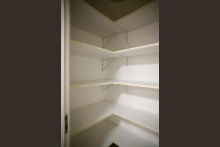 Apartamento à venda com 133m², 3 quartos e 2 vagas Apartamento à venda com 133m², 3 quartos e 2 vagasDespensa