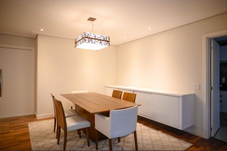 Apartamento à venda com 133m², 3 quartos e 2 vagas Apartamento à venda com 133m², 3 quartos e 2 vagasSala