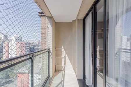 Apartamento à venda com 37m², 1 quarto e 1 vaga Apartamento à venda com 37m², 1 quarto e 1 vagaVaranda
