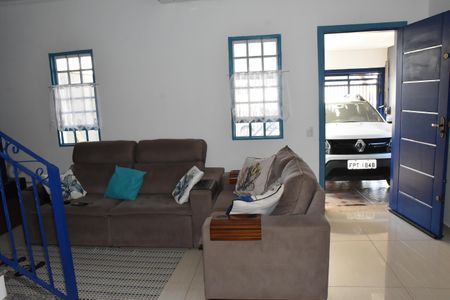 Casa à venda com 166m², 2 quartos e 2 vagas
