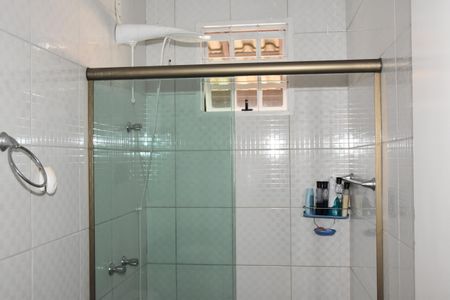 Casa à venda com 166m², 2 quartos e 2 vagas