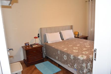 Casa à venda com 166m², 2 quartos e 2 vagas