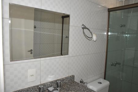 Casa à venda com 166m², 2 quartos e 2 vagas