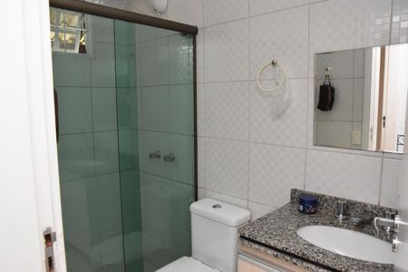 Casa à venda com 166m², 2 quartos e 2 vagas