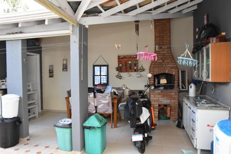 Casa à venda com 166m², 2 quartos e 2 vagas