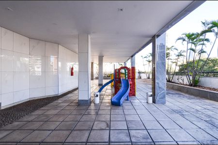 Apartamento à venda com 175m², 2 quartos e 2 vagasÁrea comum - Playground