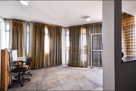 Apartamento à venda com 175m², 2 quartos e 2 vagasSala Cobertura