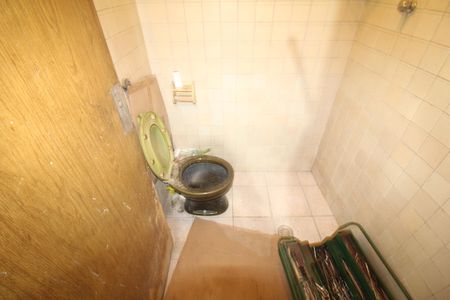 Banheiro de casa à venda com 1 quarto, 330m² em Jardim das Laranjeiras, São Paulo