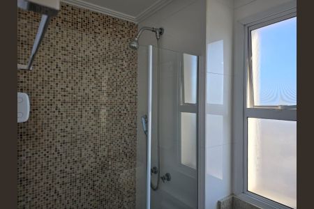 Banheiro da Suíte de apartamento para alugar com 2 quartos, 57m² em Jardim Flor da Montanha, Guarulhos