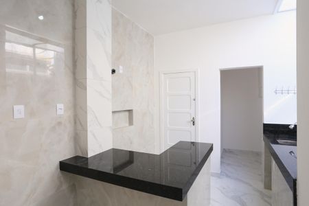 Cozinha de apartamento para alugar com 2 quartos, 57m² em Funcionários, Belo Horizonte