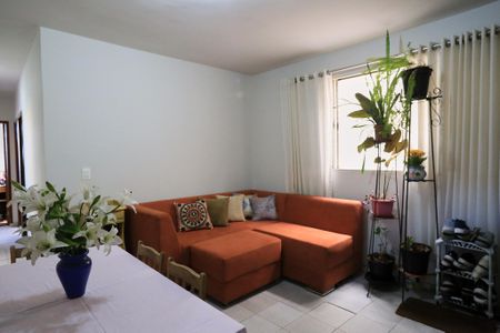 Sala de apartamento à venda com 3 quartos, 71m² em Cachoeirinha, Belo Horizonte