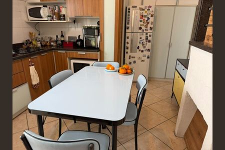 Apartamento para alugar com 130m², 3 quartos e sem vaga Apartamento para alugar com 130m², 3 quartos e sem vagaCozinha