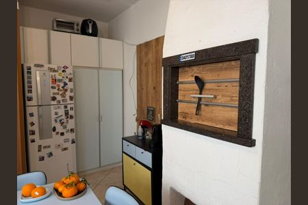 Cozinha de apartamento para alugar com 3 quartos, 130m² em Auxiliadora, Porto Alegre