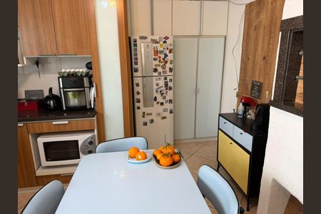 Cozinha de apartamento para alugar com 3 quartos, 130m² em Auxiliadora, Porto Alegre