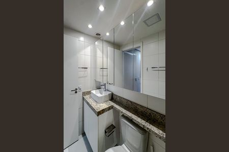 Apartamento à venda com 27m², 1 quarto e sem vagaBanheiro da Suíte