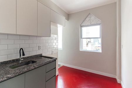 Cozinha de apartamento para alugar com 1 quarto, 52m² em Santa Ifigênia, São Paulo